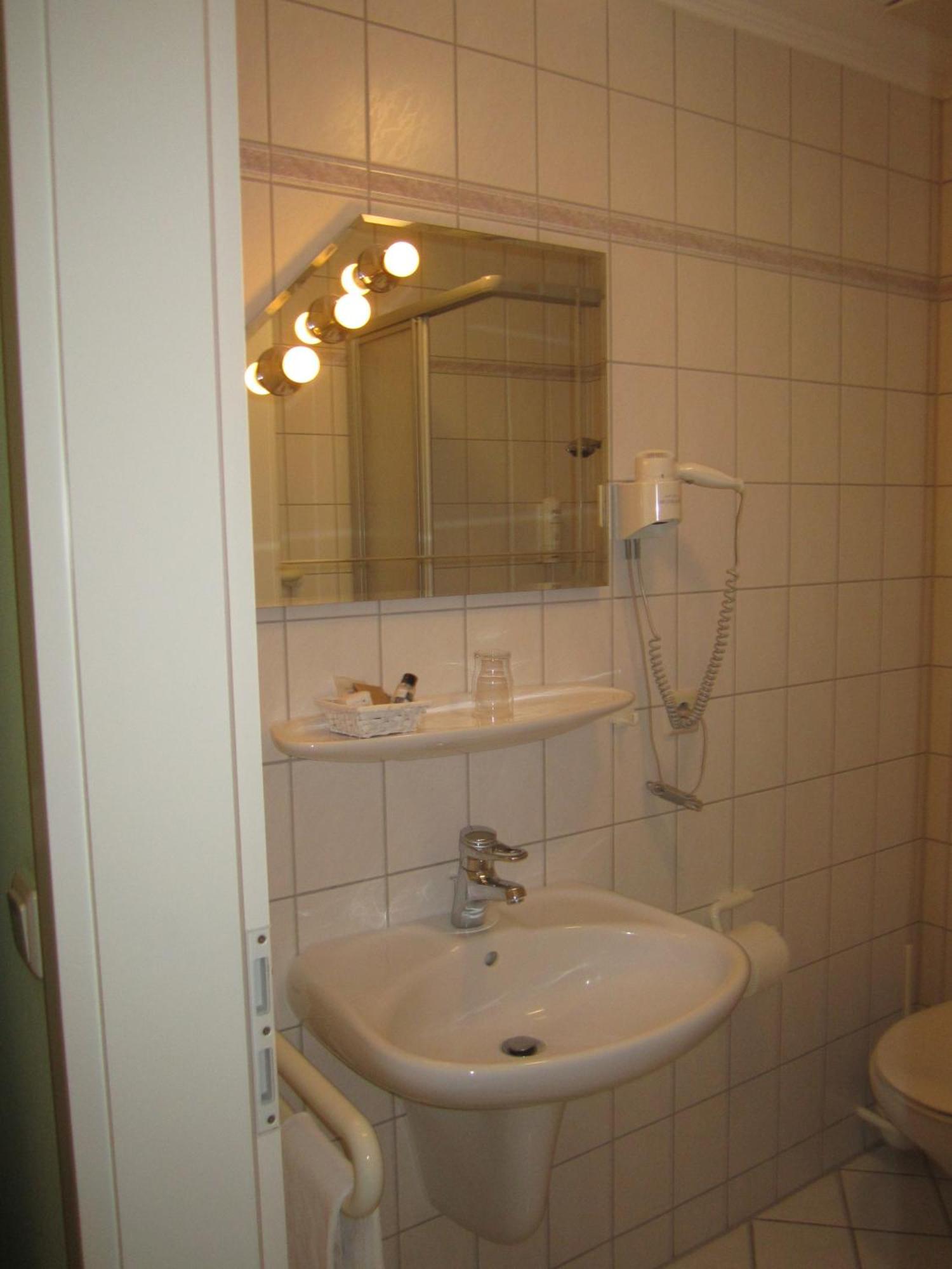 Gasthaus Knudsen Utersum Экстерьер фото